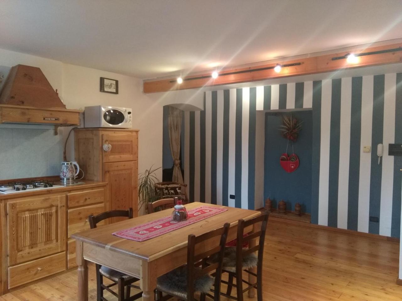 אאוסטה Maison Besenval מראה חיצוני תמונה