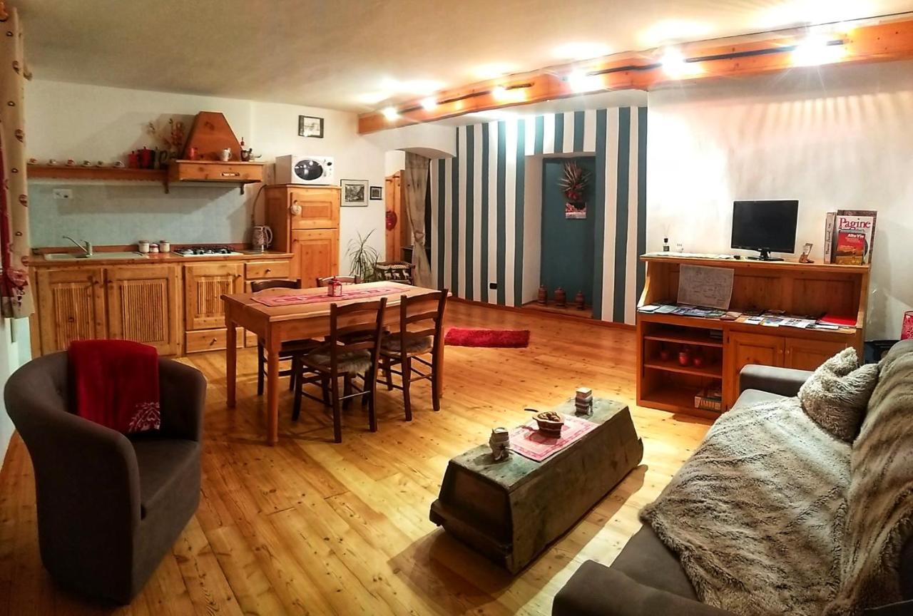 דירות אאוסטה Maison Besenval מראה חיצוני תמונה