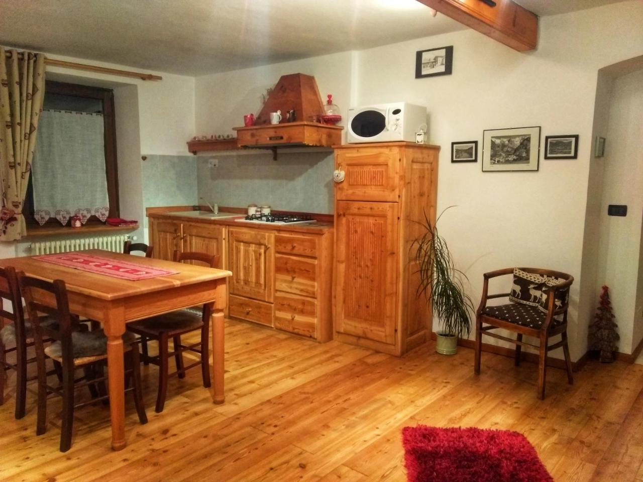 אאוסטה Maison Besenval מראה חיצוני תמונה