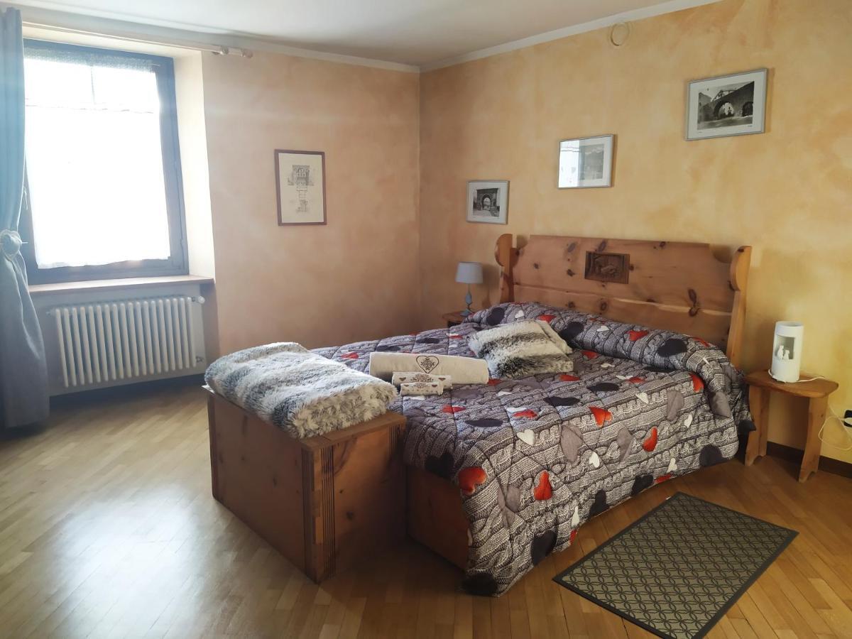 דירות אאוסטה Maison Besenval מראה חיצוני תמונה